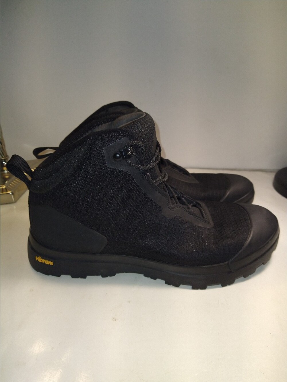 Triple Aught Design TAD Ghostwing TRS Mid-Top Boots Men's sz 11.5 Vibram Sole.